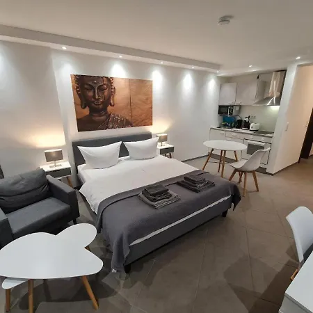 Aparthotel Check-inn - 24-7h