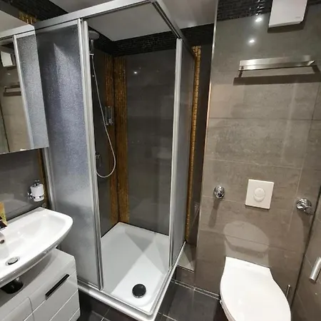 Check-inn - 24-7h Aparthotel