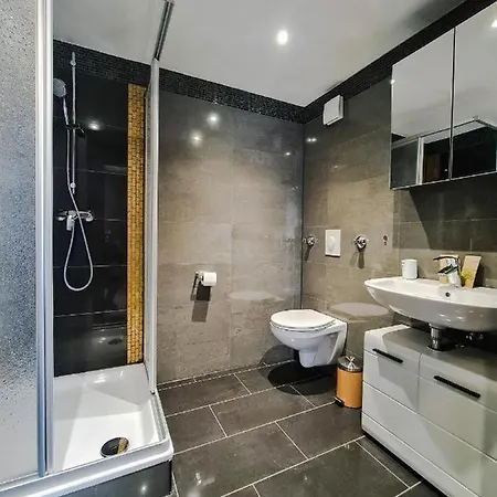 Aparthotel Check-inn - 24-7h