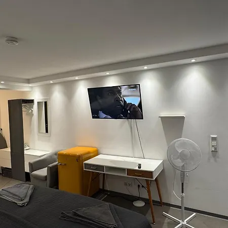 Check-inn - 24-7h Aparthotel *